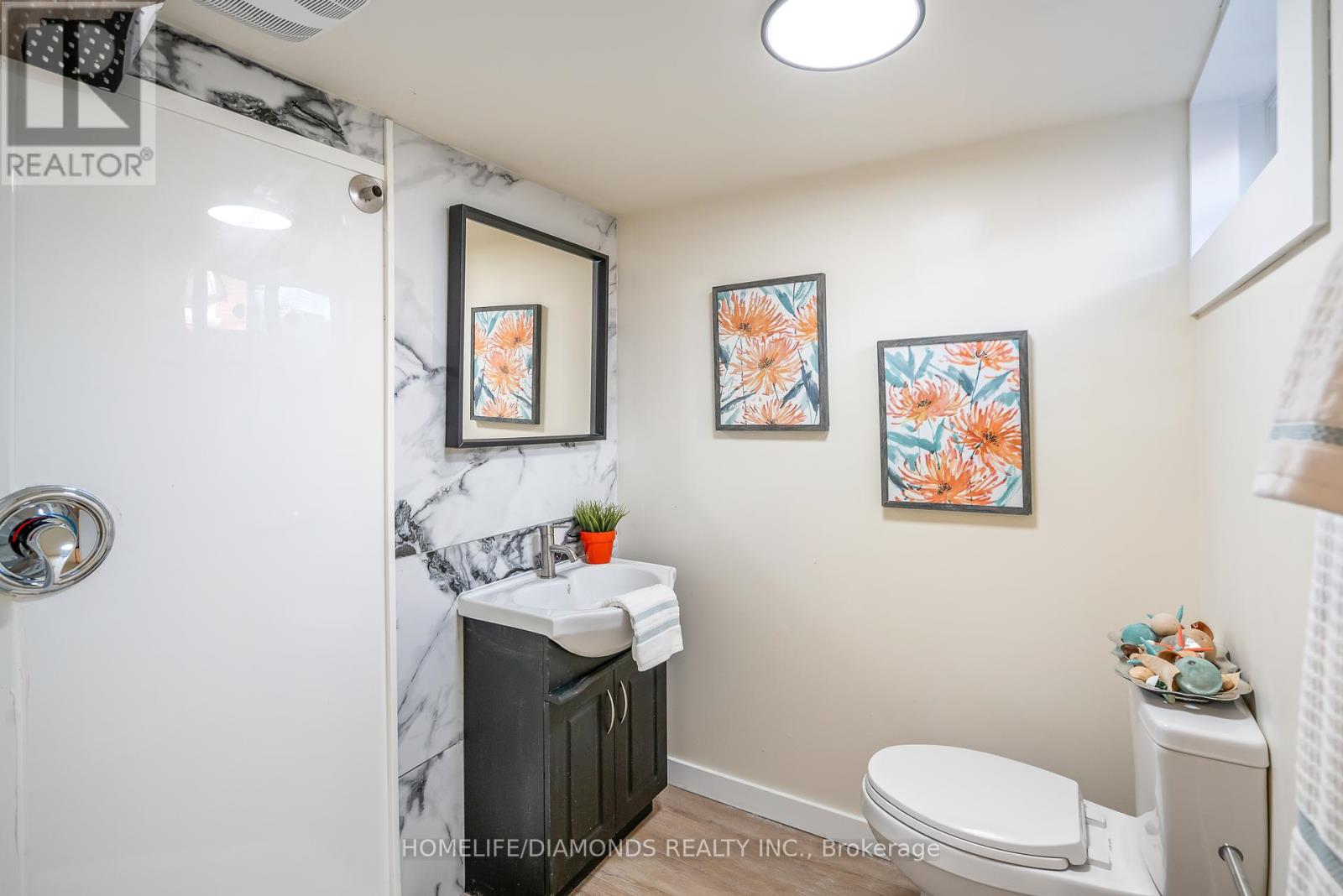 Photo 24 of 5782 Byng Avenue, Niagara Falls ON