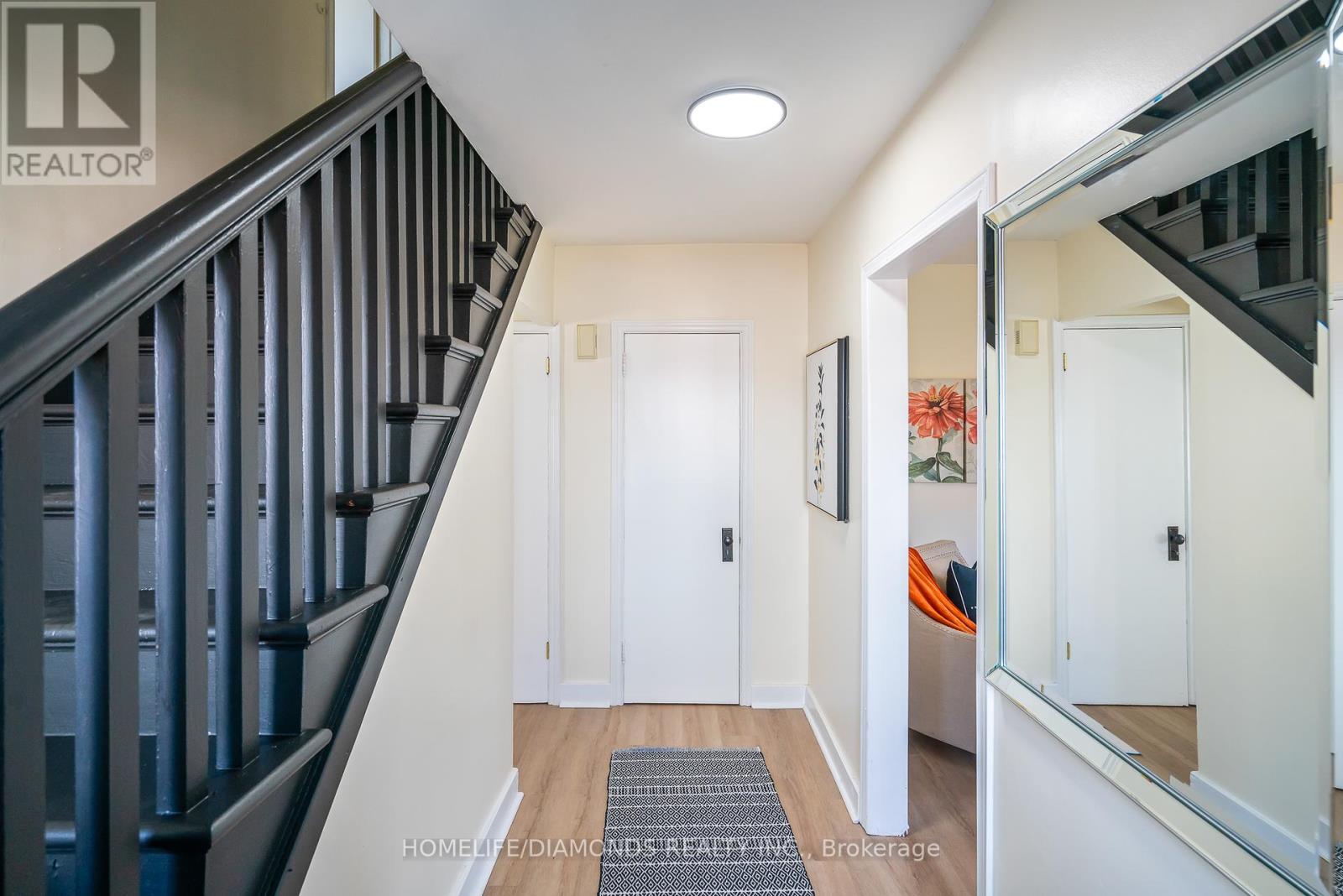 Photo 6 of 5782 Byng Avenue, Niagara Falls ON