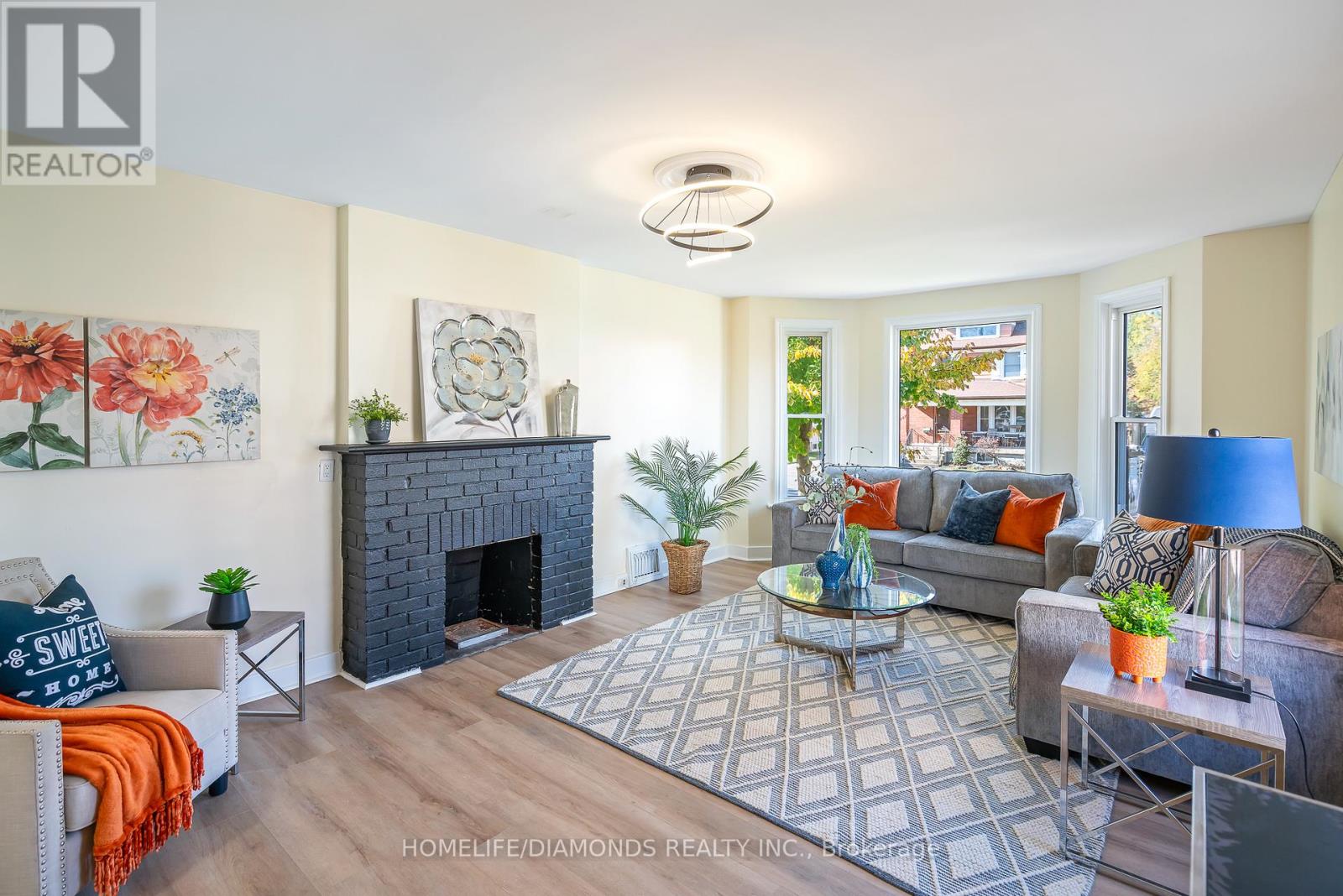 Photo 8 of 5782 Byng Avenue, Niagara Falls ON