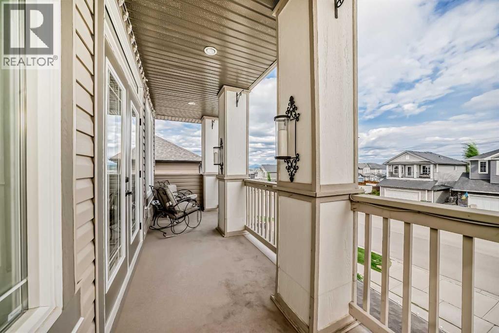 Photo 25 of 174 Heritage Boulevard, Cochrane AB