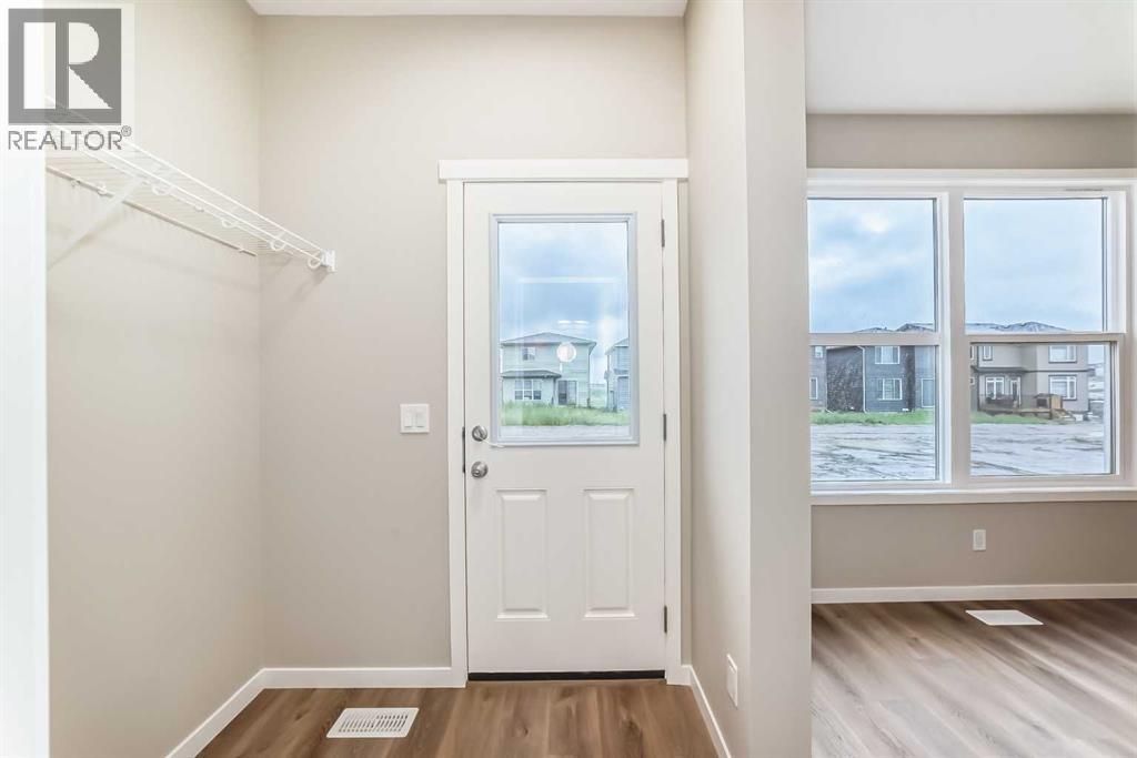 Photo 21 of 397 Hotchkiss Drive, Calgary AB