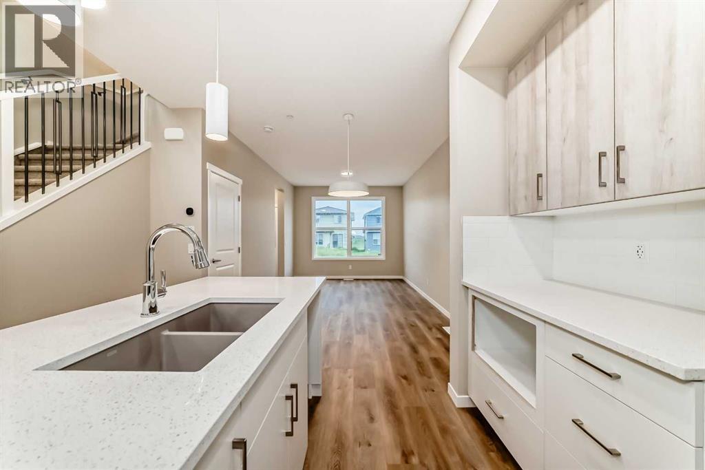 Photo 12 of 397 Hotchkiss Drive, Calgary AB