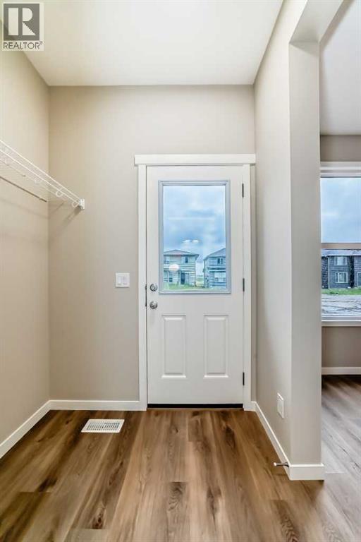 Photo 22 of 397 Hotchkiss Drive, Calgary AB