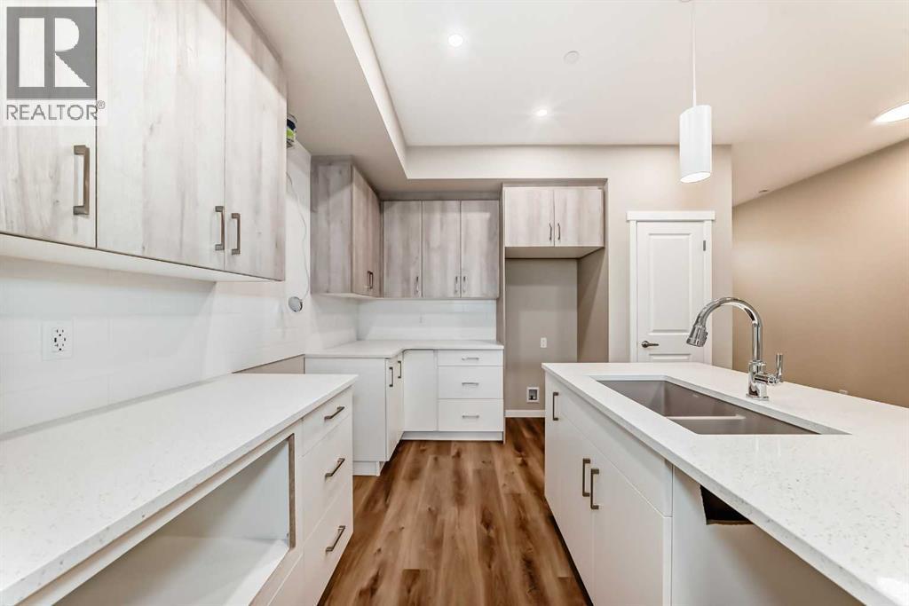 Photo 10 of 397 Hotchkiss Drive, Calgary AB