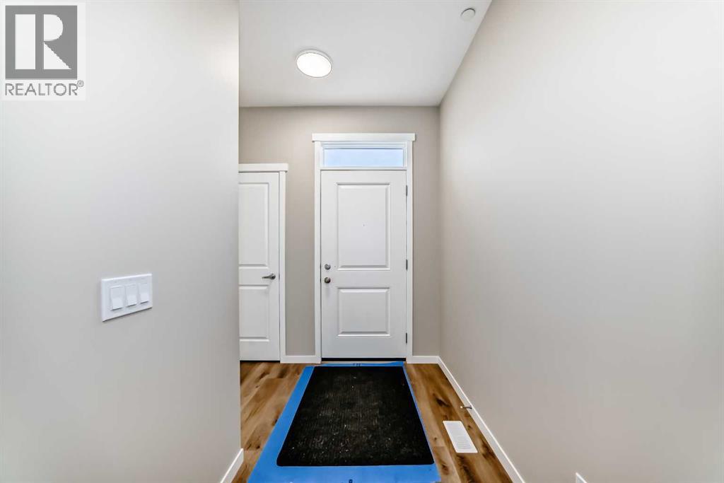Photo 5 of 397 Hotchkiss Drive, Calgary AB
