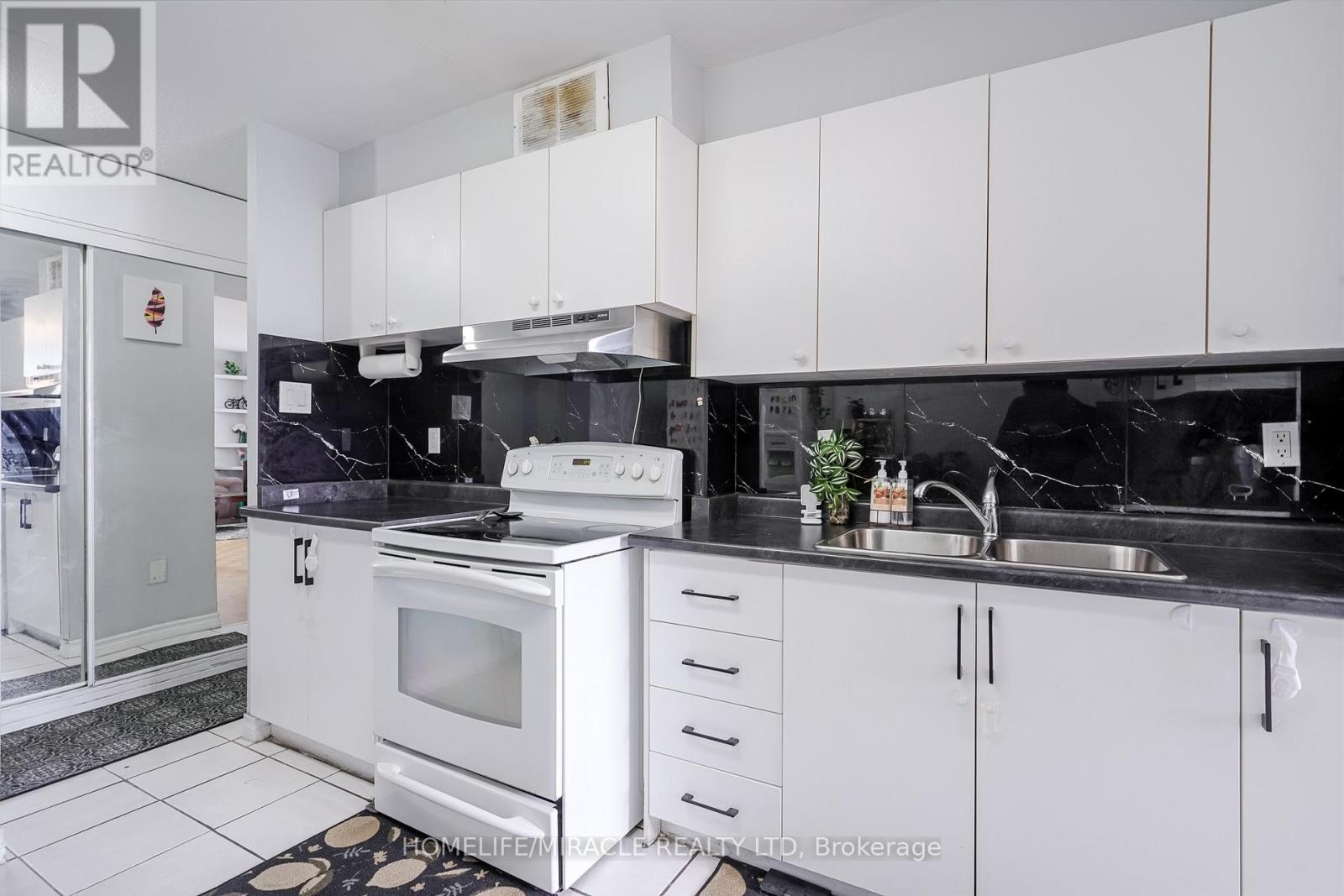 Photo 18 of 1003 2645 Kipling Avenue, Toronto ON