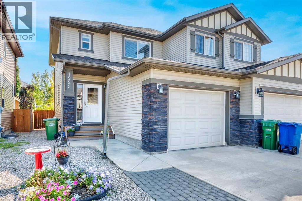 Photo 2 of 1925 Baywater Alley Sw, Airdrie AB