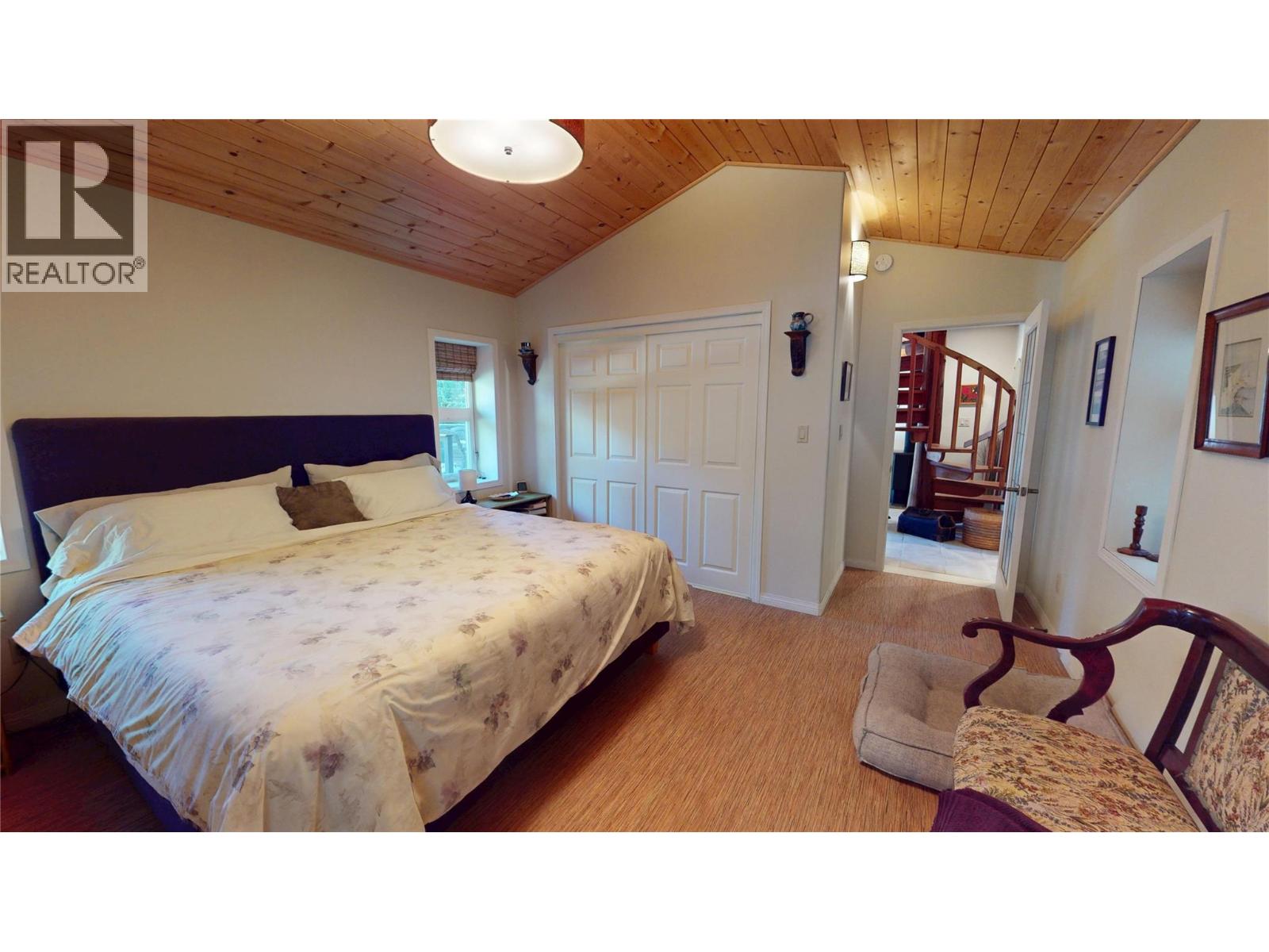 16317 Cedar Road, Crawford Bay