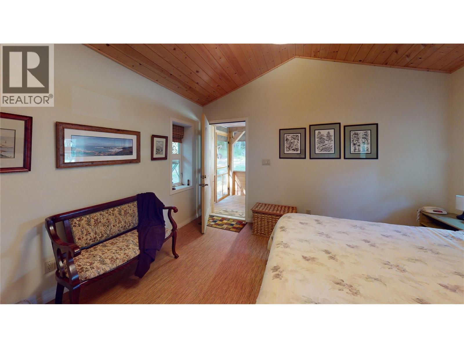 16317 Cedar Road, Crawford Bay