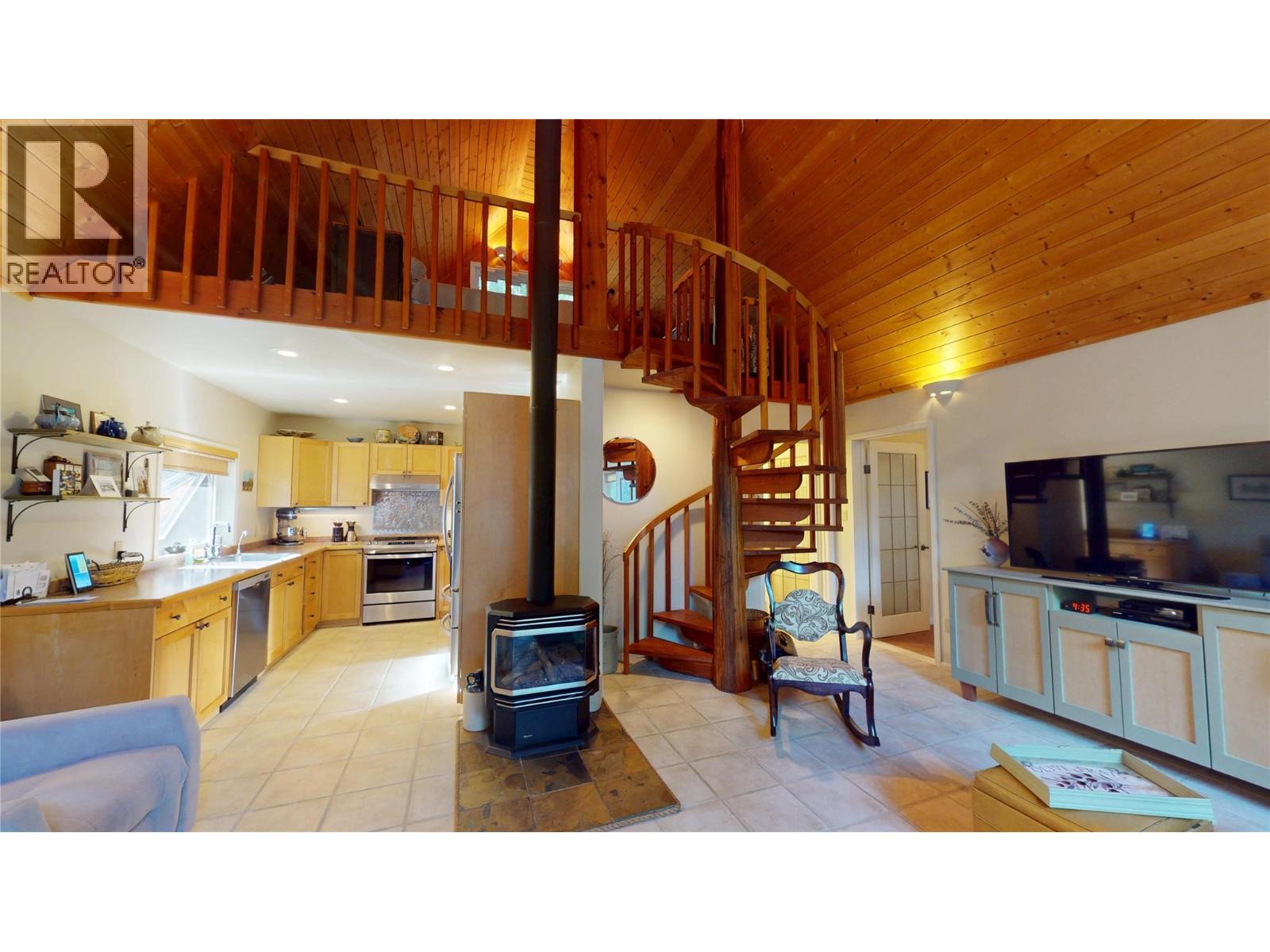 16317 Cedar Road, Crawford Bay