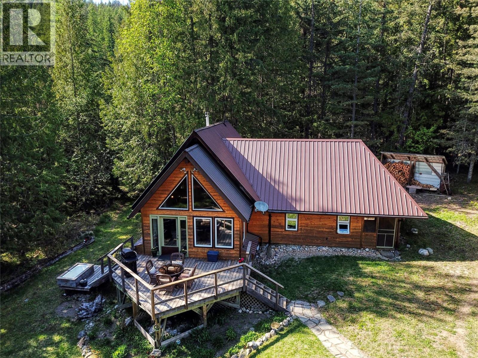 16317 Cedar Road, Crawford Bay