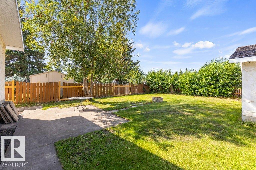 Photo 36 of 13 Lucerne Cr, St Albert AB