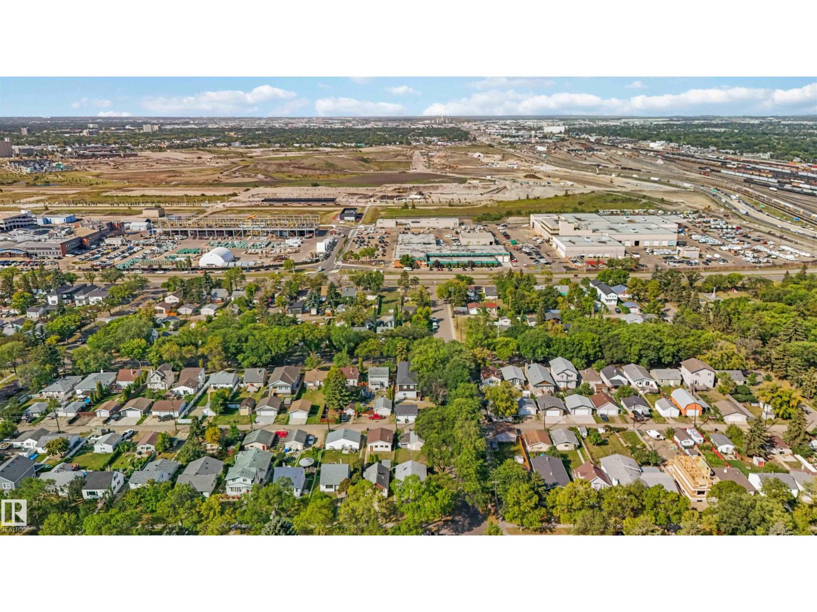 Photo 42 of 12248 105 St Nw, Edmonton AB