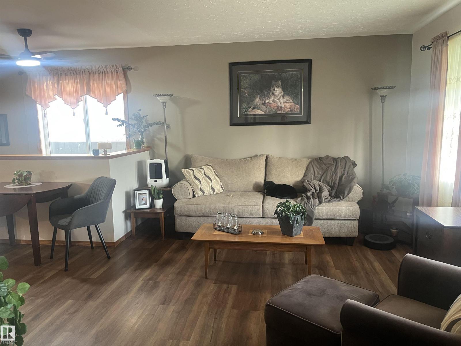 Photo 15 of 16050 95 Av Nw, Edmonton AB