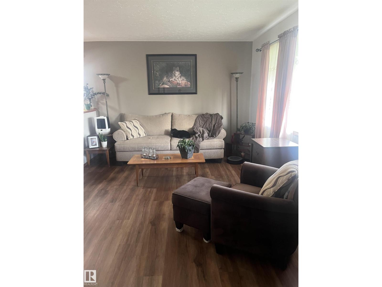 Photo 16 of 16050 95 Av Nw, Edmonton AB