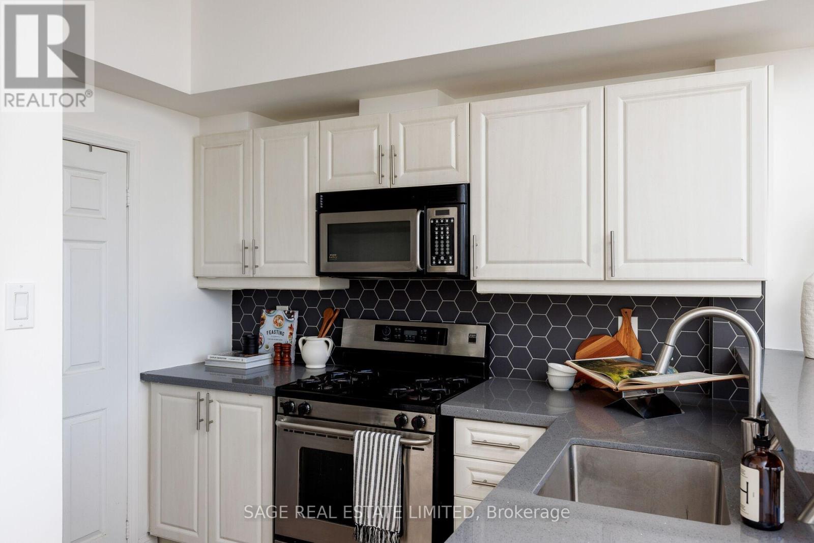 Photo 15 of 615 550 Front Street W, Toronto ON