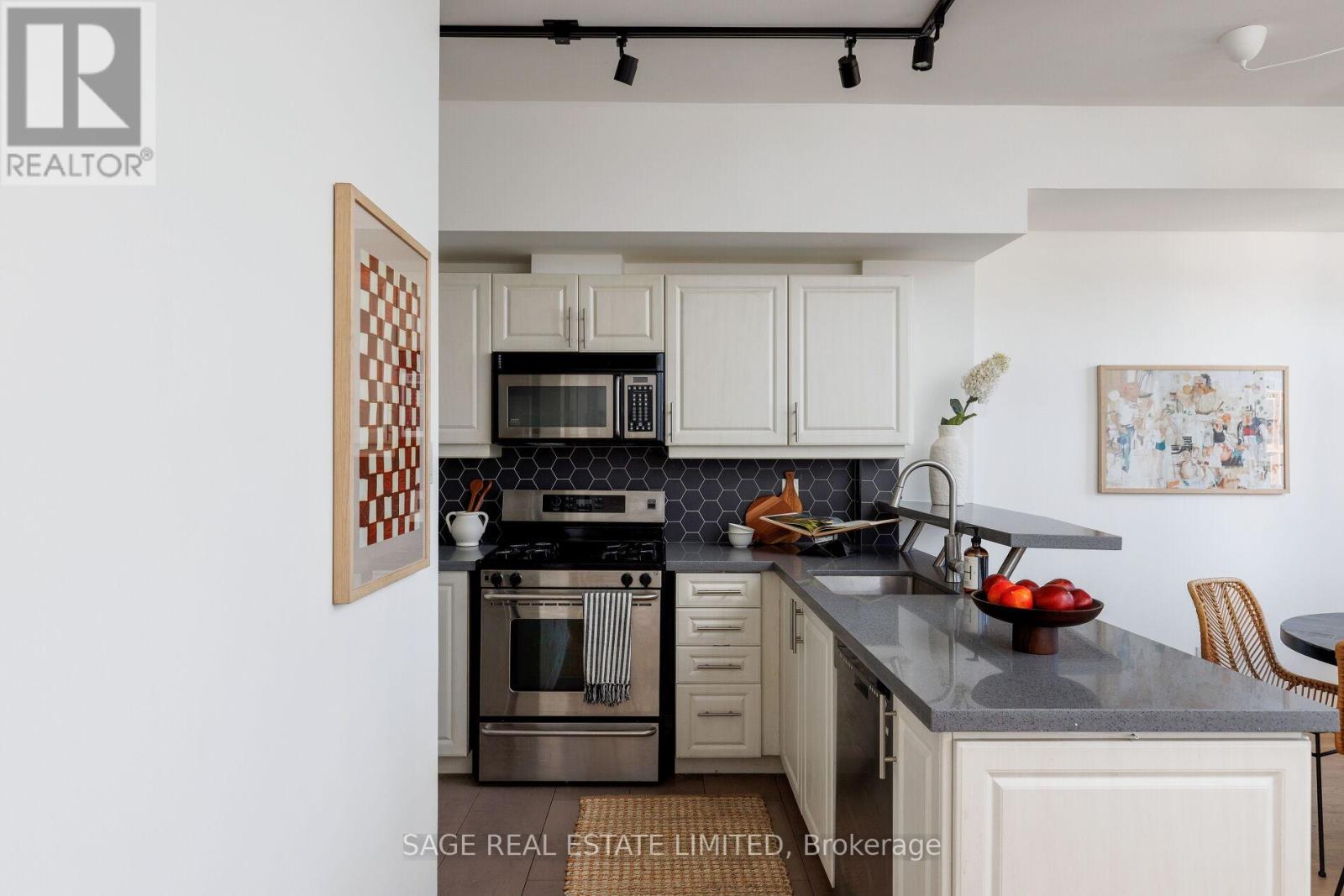 Photo 14 of 615 550 Front Street W, Toronto ON