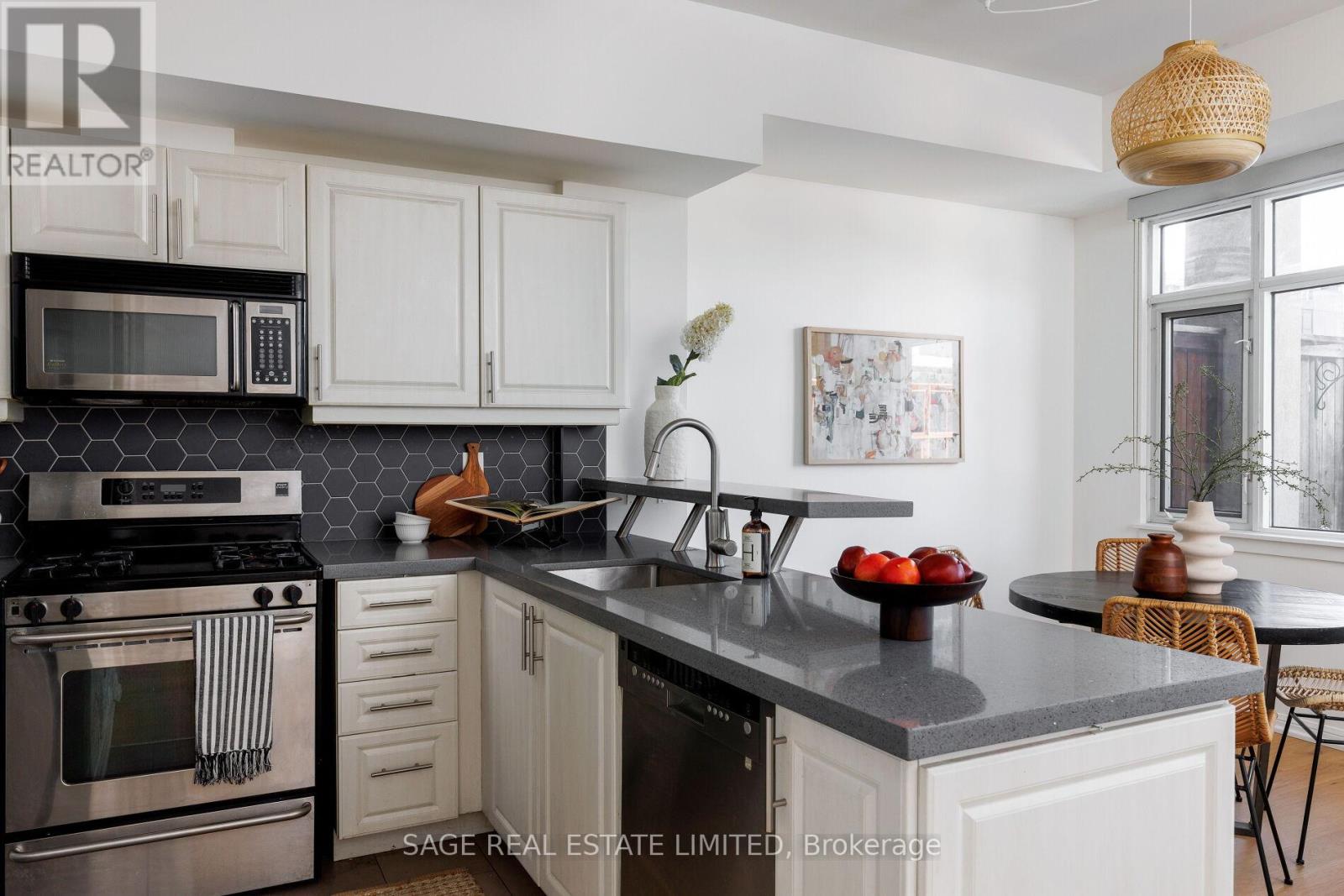 Photo 16 of 615 550 Front Street W, Toronto ON