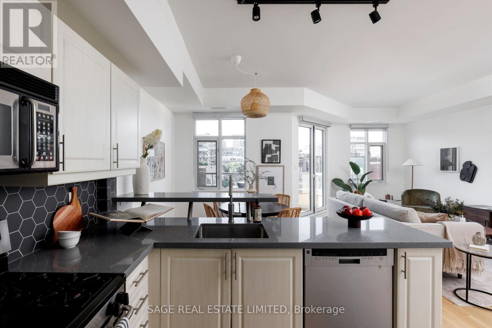 Photo 18 of 615 550 Front Street W, Toronto ON