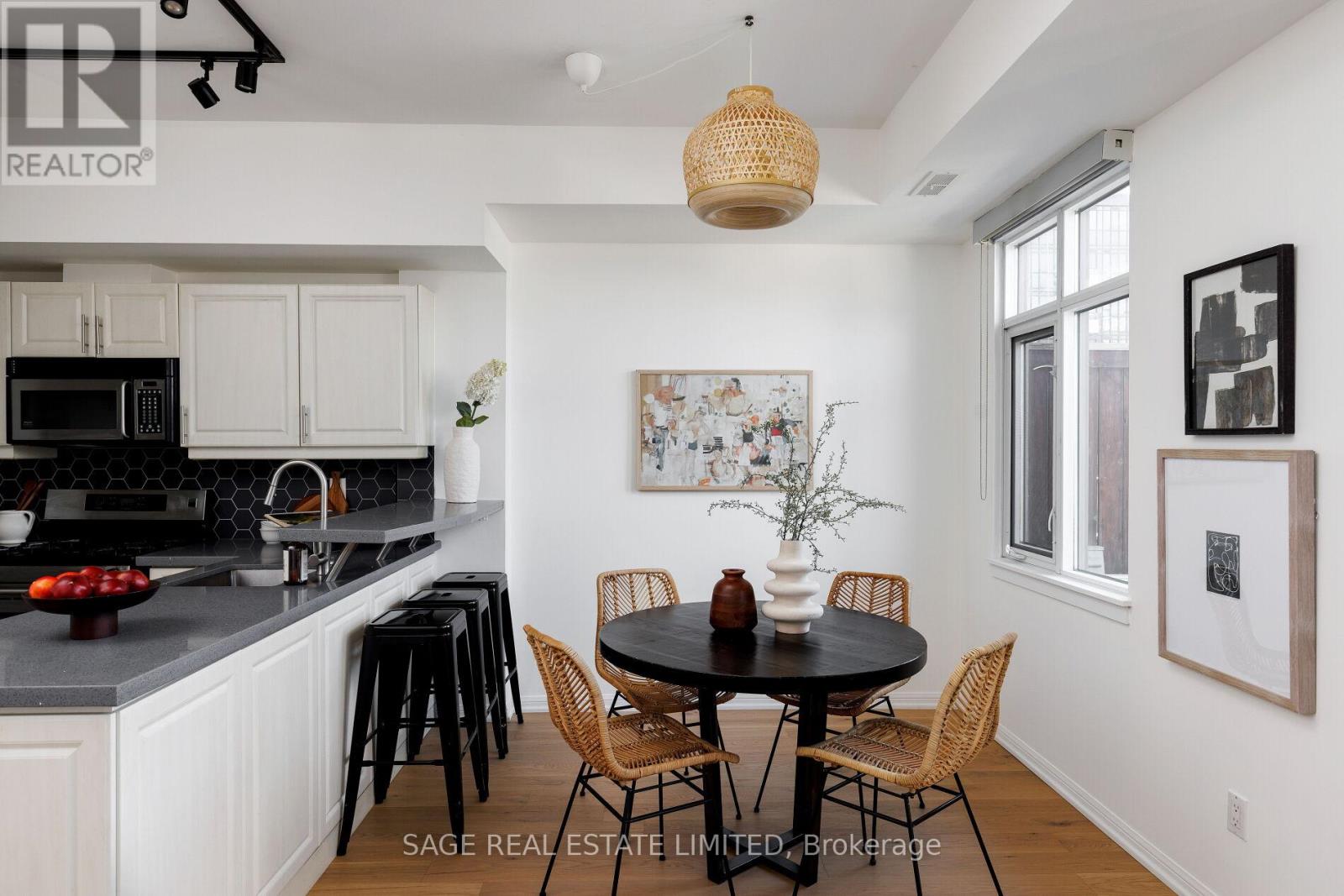 Photo 3 of 615 550 Front Street W, Toronto ON