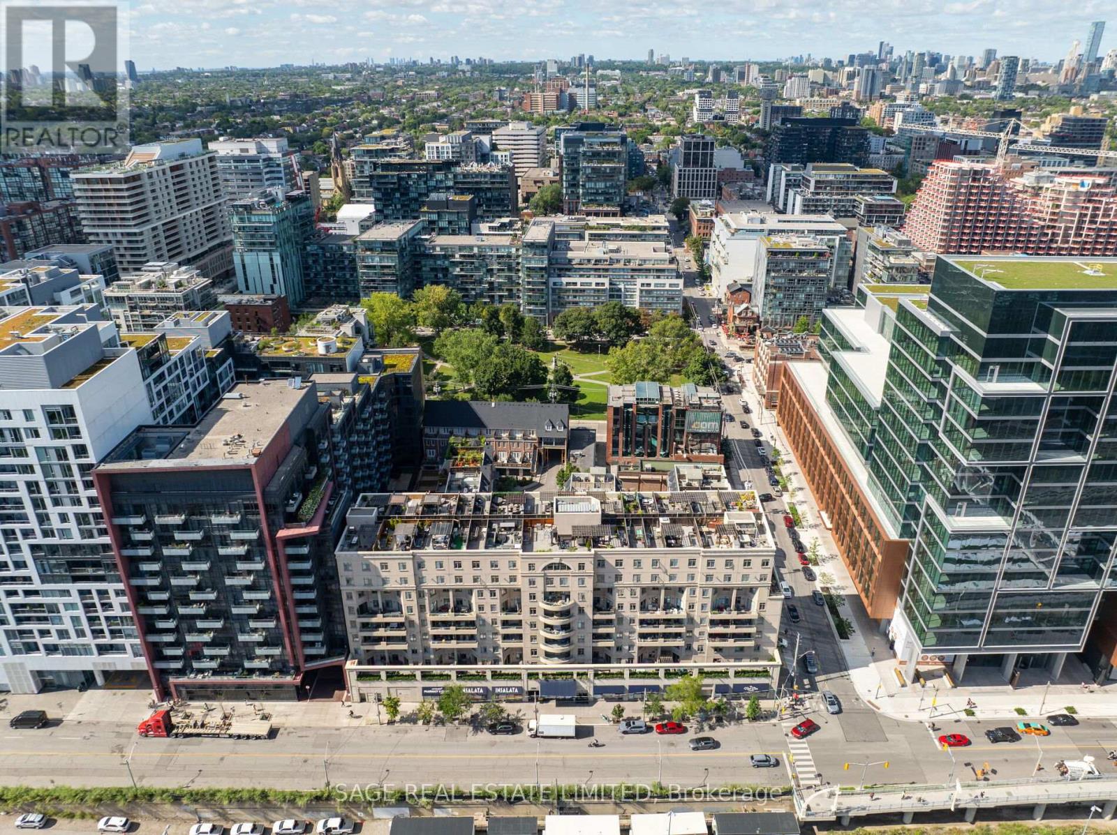 Photo 4 of 615 550 Front Street W, Toronto ON