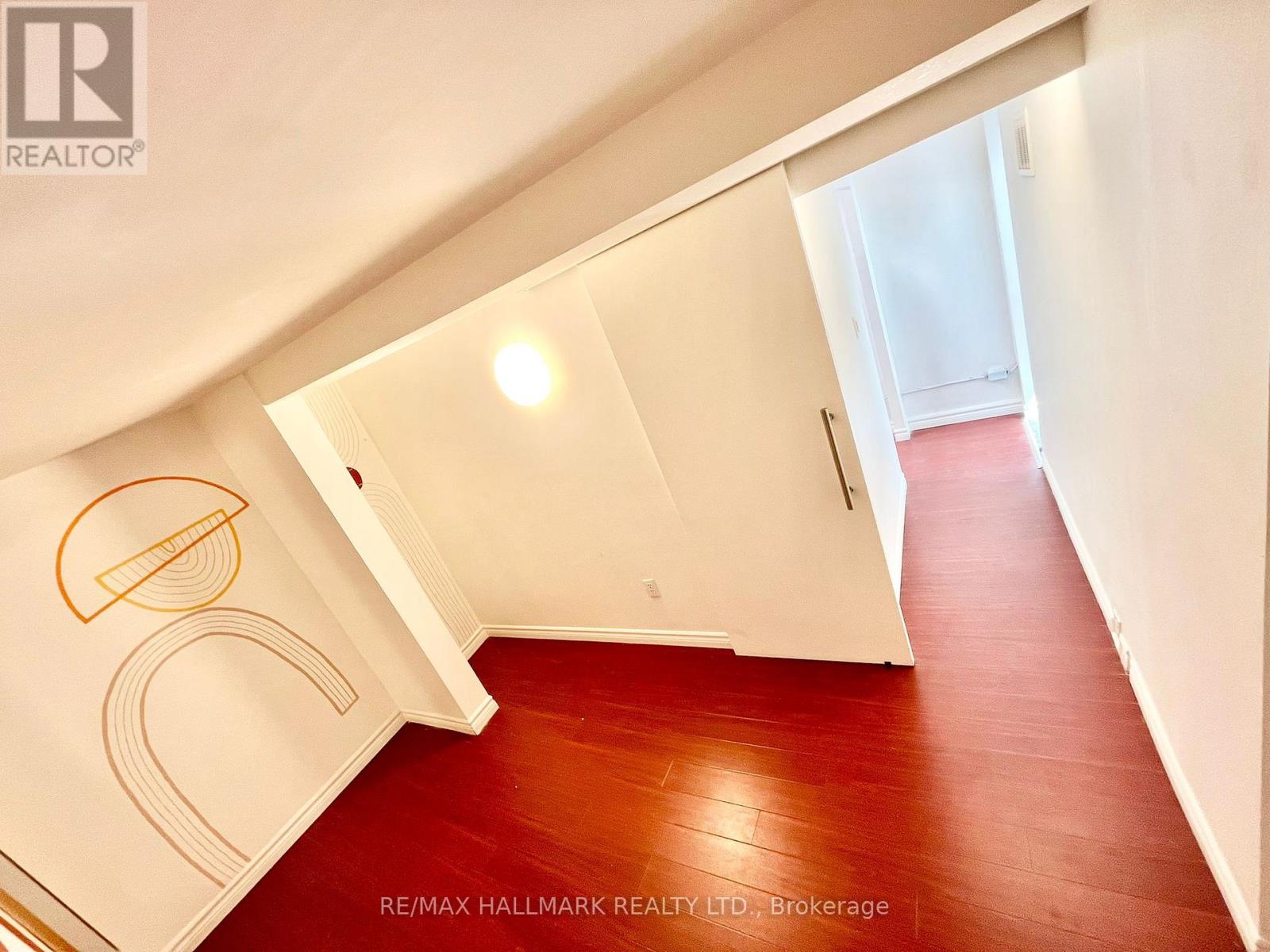 Photo 13 of Main 866 Bathurst Street, Toronto ON