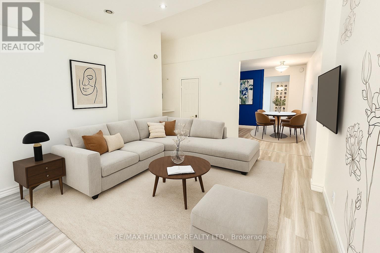 Photo 3 of Main 866 Bathurst Street, Toronto ON