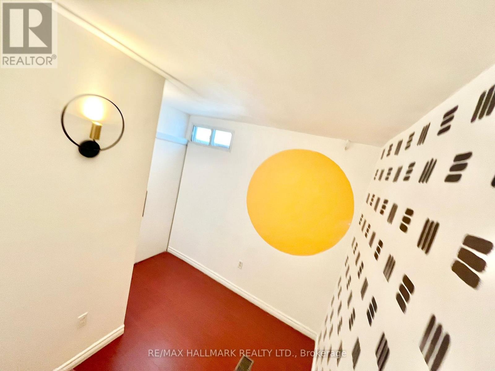 Photo 16 of Main 866 Bathurst Street, Toronto ON