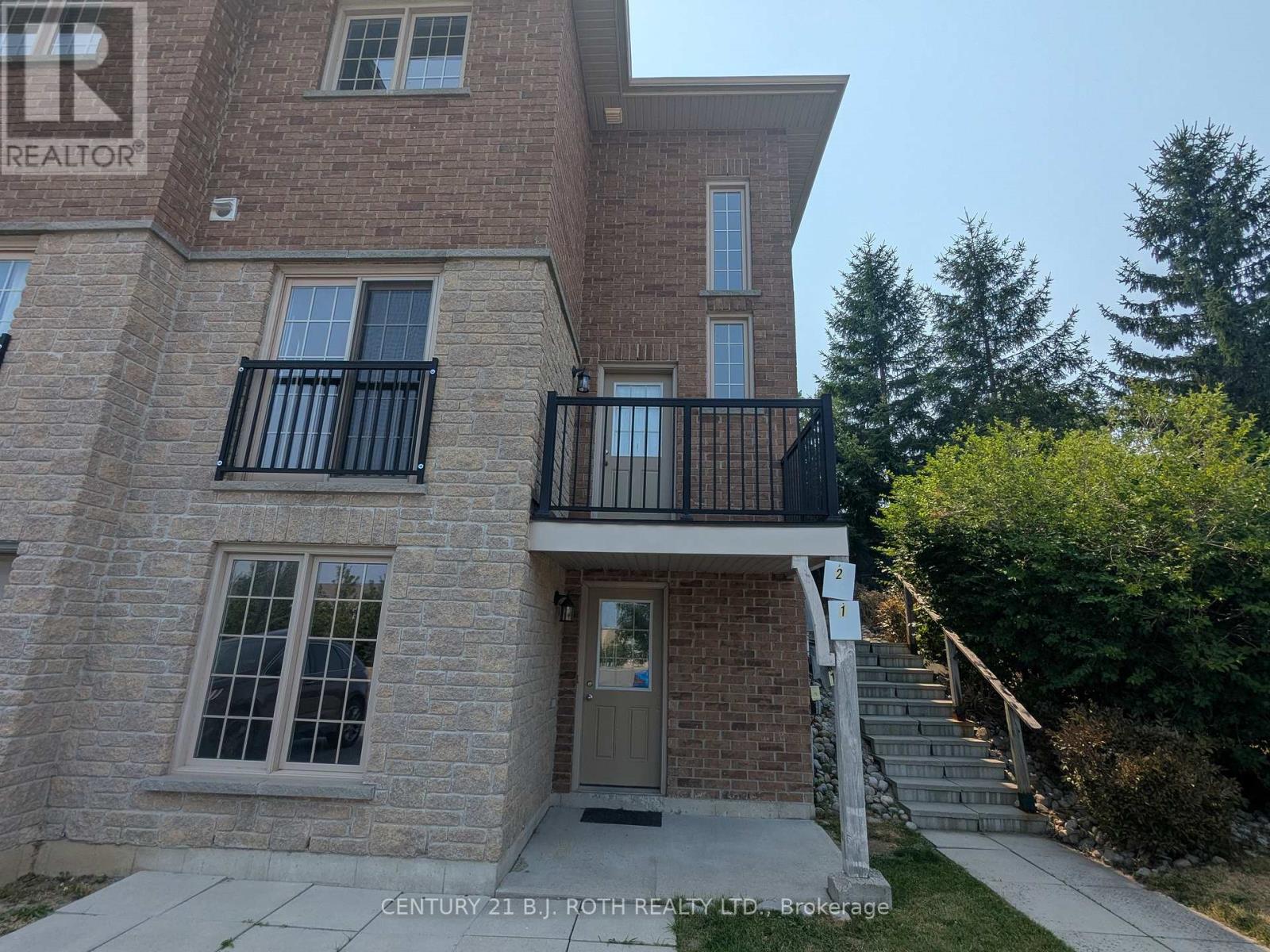Photo 5 of 2 175 Stanley Street, Barrie ON