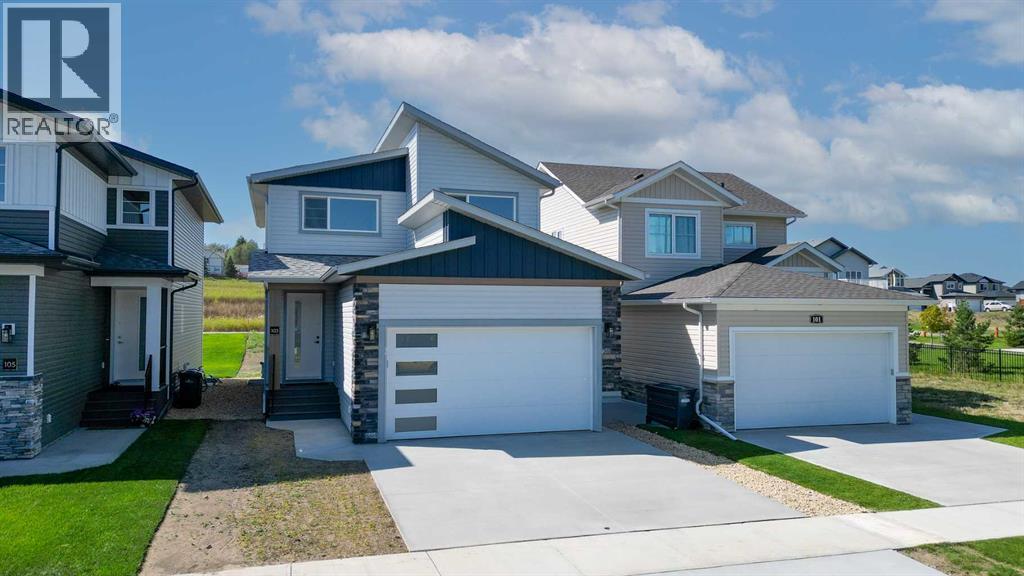 Photo 1 of 103 Crestview Boulevard, Sylvan Lake AB