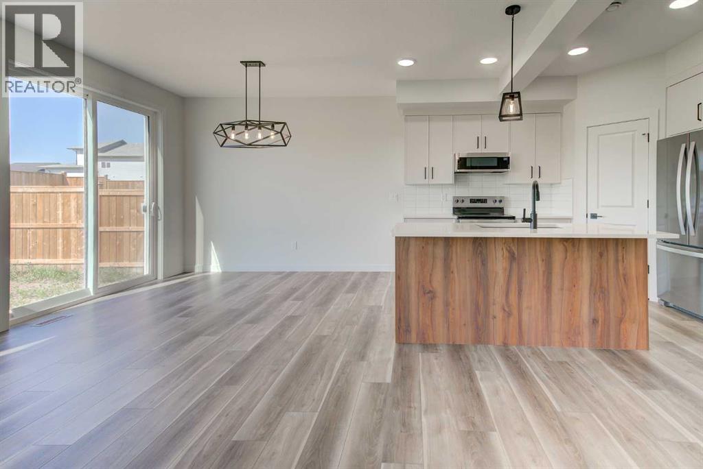 Photo 14 of 103 Crestview Boulevard, Sylvan Lake AB