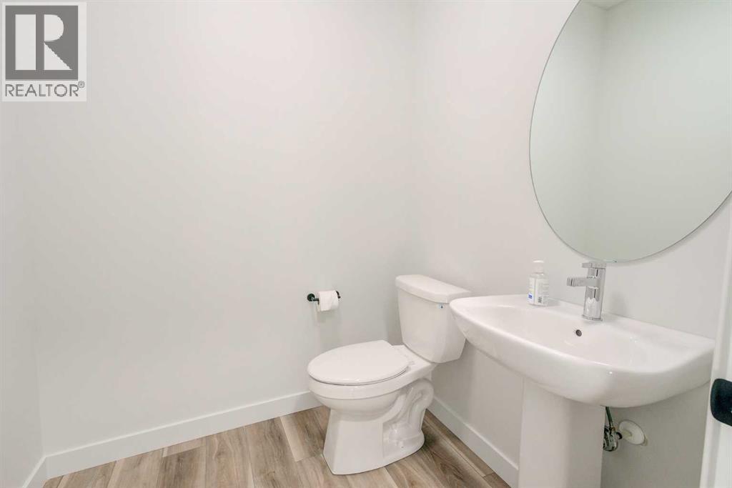 Photo 18 of 103 Crestview Boulevard, Sylvan Lake AB