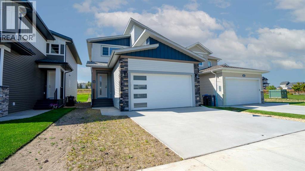 Photo 2 of 103 Crestview Boulevard, Sylvan Lake AB