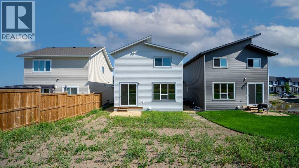 Photo 35 of 103 Crestview Boulevard, Sylvan Lake AB