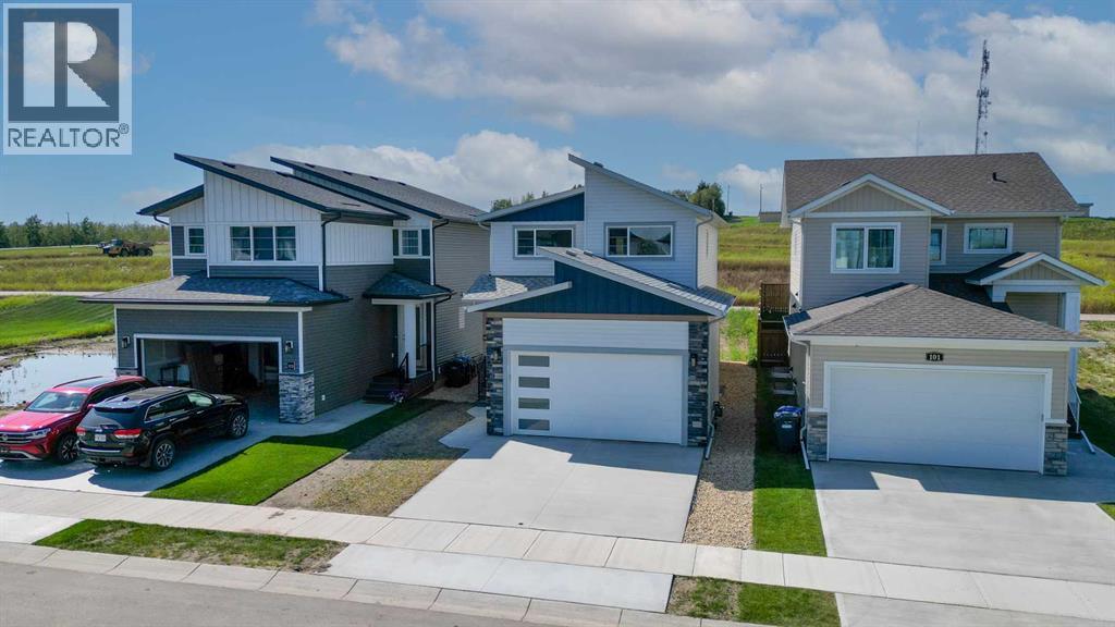 Photo 5 of 103 Crestview Boulevard, Sylvan Lake AB