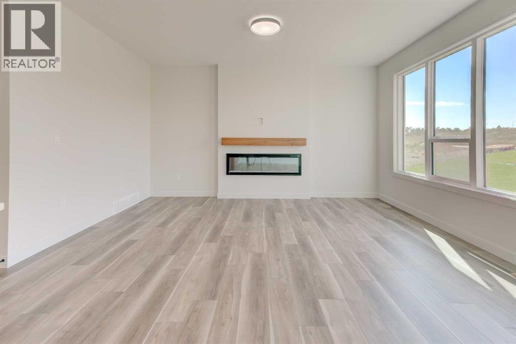 Photo 8 of 103 Crestview Boulevard, Sylvan Lake AB