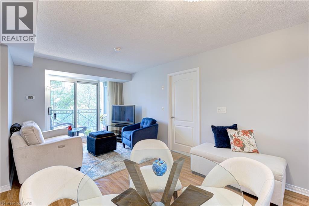 Photo 10 of 205 The Donway W Unit 415, Toronto ON