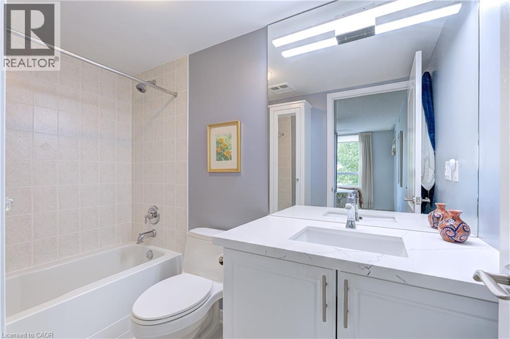 Photo 24 of 205 The Donway W Unit 415, Toronto ON