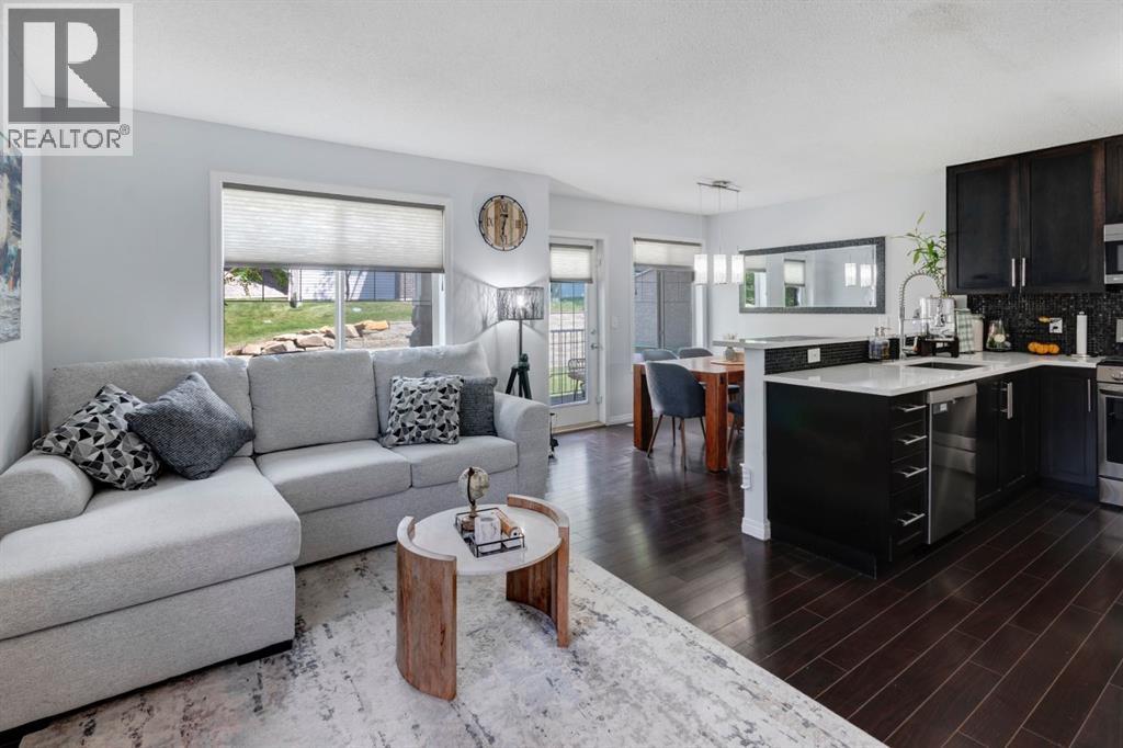6 Hidden Creek Rise NW, Calgary, Alberta
