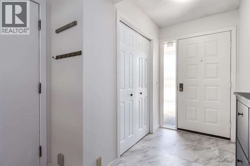 Single Family House 4 Level for Sale in    Street SW Braeside Calgary 
