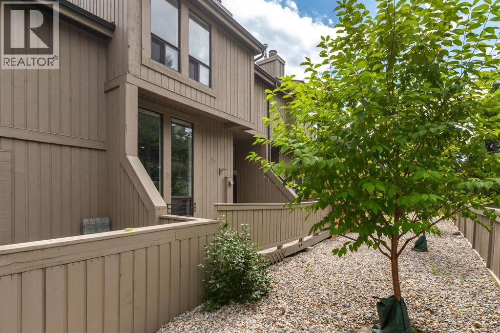 Single Family House 4 Level for Sale in    Street SW Braeside Calgary 