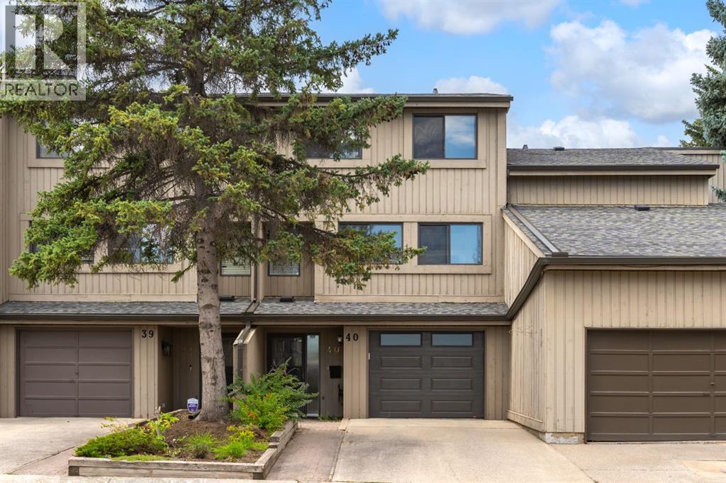 Single Family House 4 Level for Sale in    Street SW Braeside Calgary 