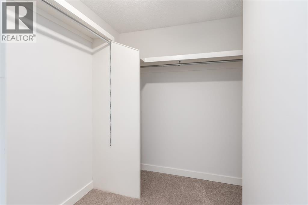 Single Family House 4 Level for Sale in    Street SW Braeside Calgary 