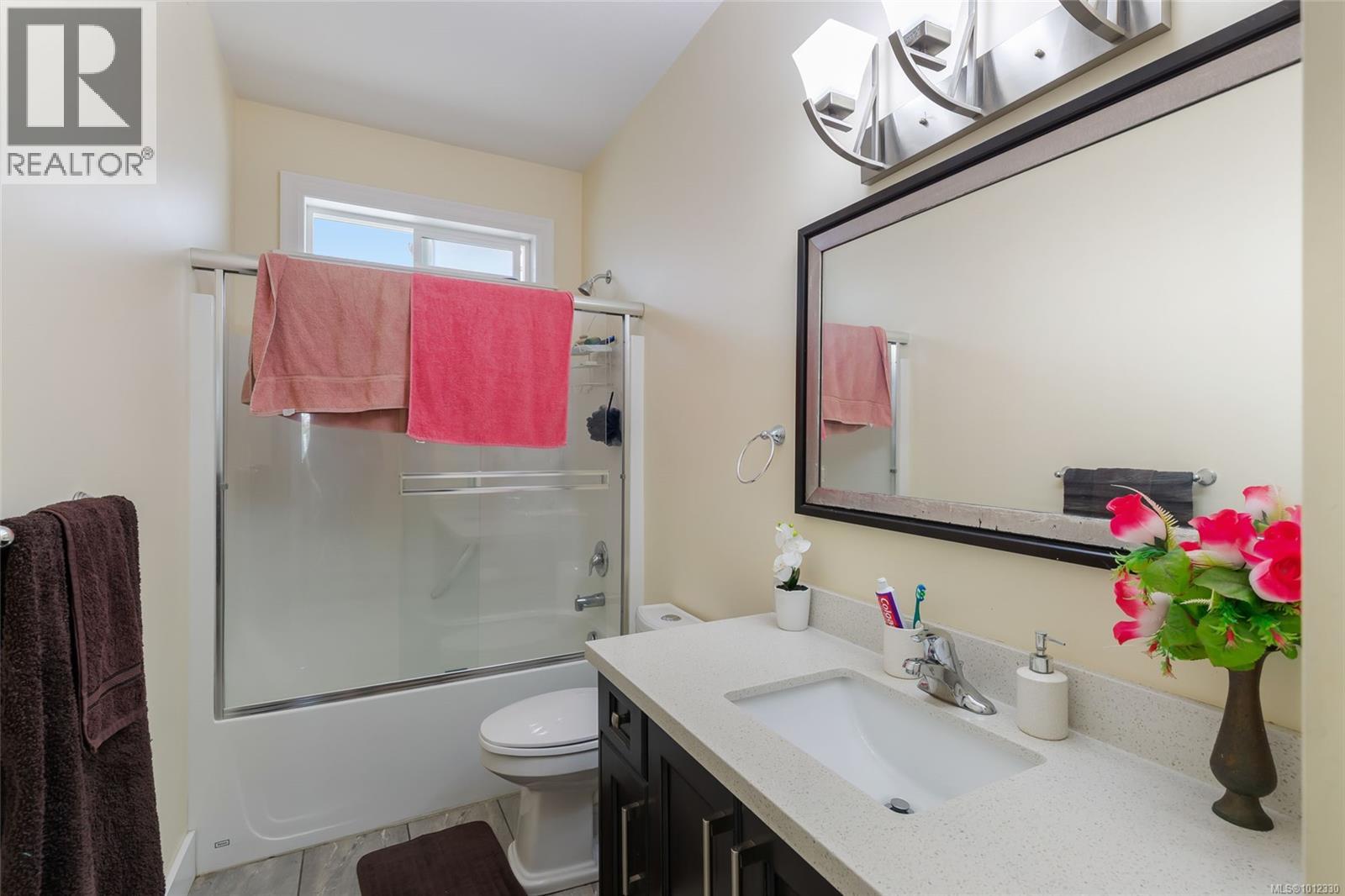 Photo 31 of 2127 Spencer Rd, Nanaimo BC