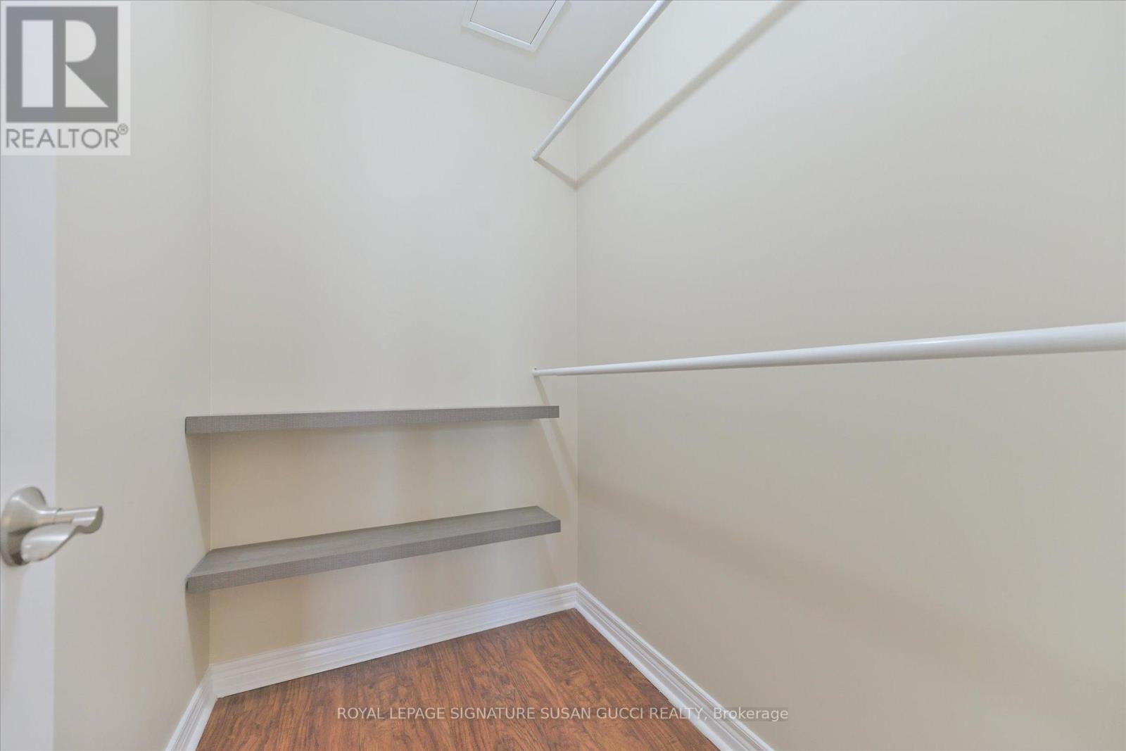 Photo 16 of 616 1 Leaside Park Drive, Toronto ON