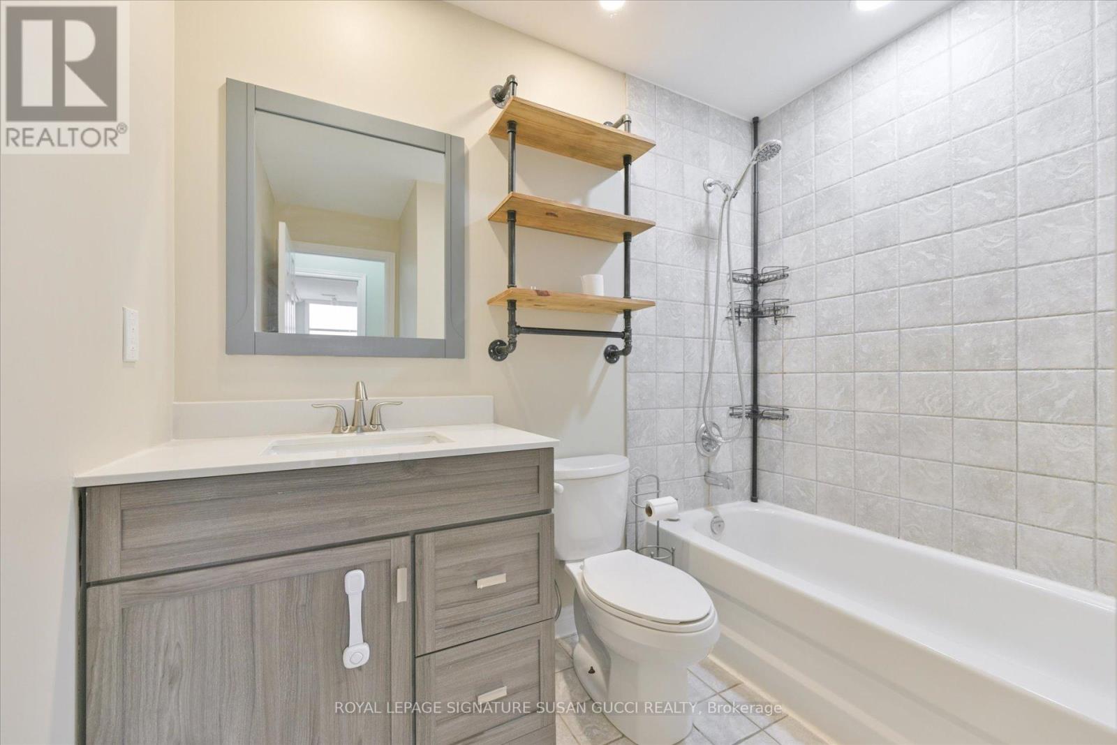 Photo 17 of 616 1 Leaside Park Drive, Toronto ON