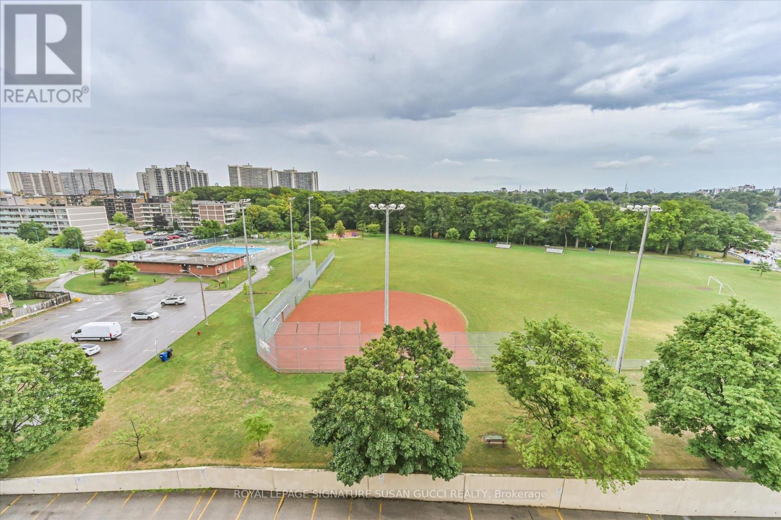 Photo 20 of 616 1 Leaside Park Drive, Toronto ON