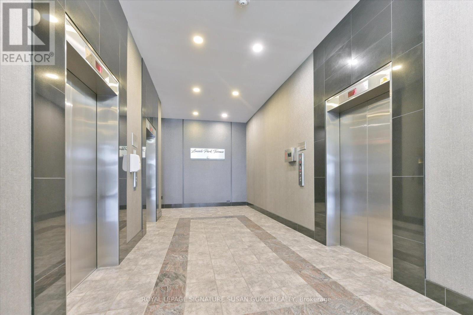 Photo 5 of 616 1 Leaside Park Drive, Toronto ON