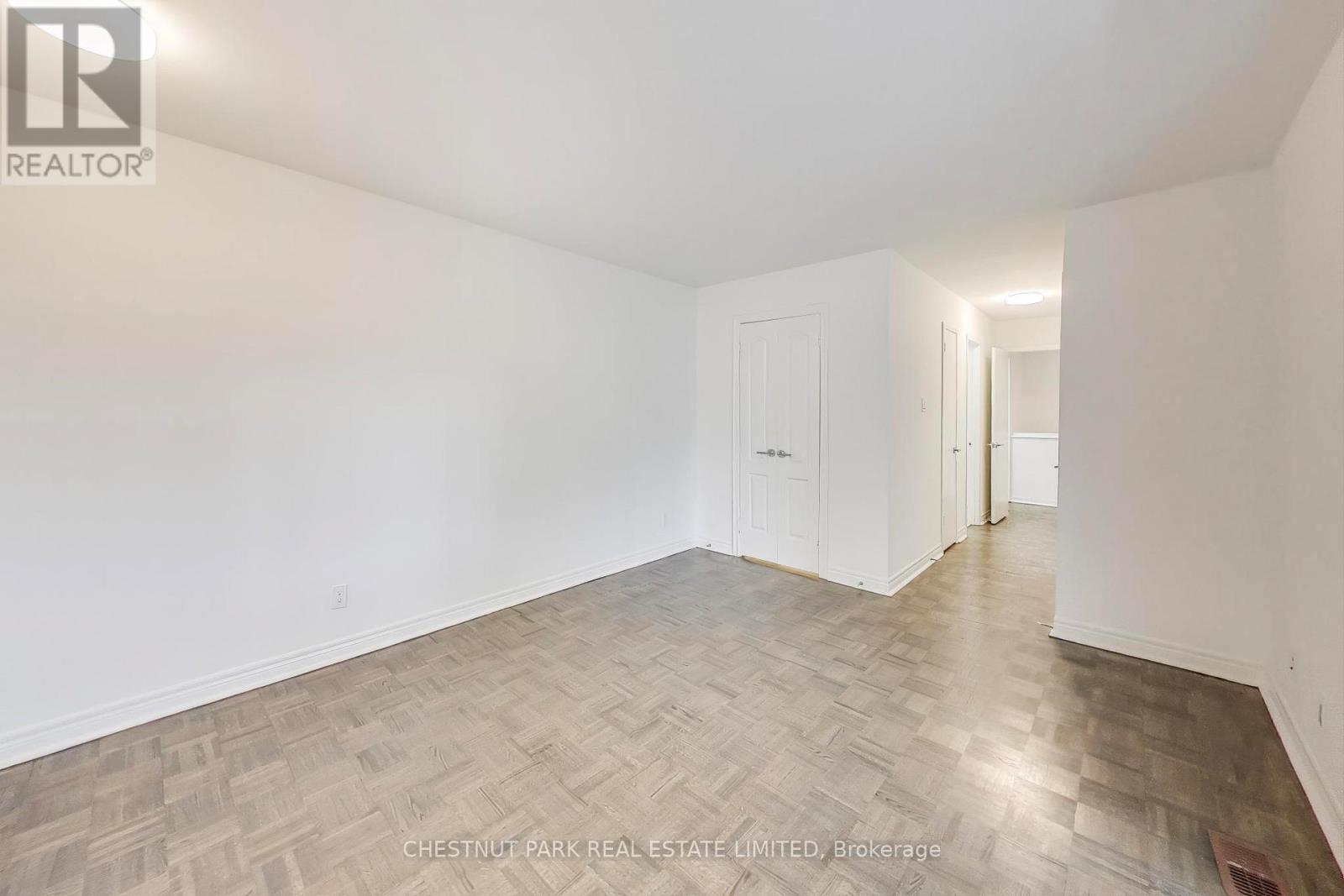 Photo 16 of 53 396 Woodsworth Road, Toronto ON
