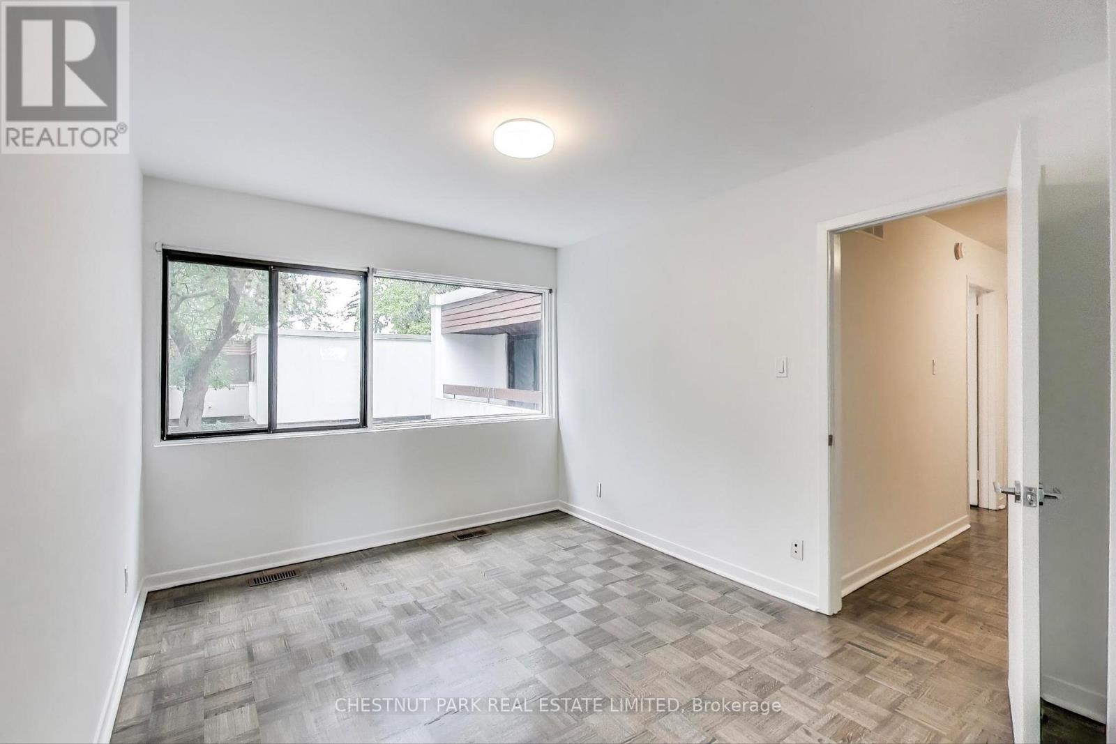Photo 23 of 53 396 Woodsworth Road, Toronto ON
